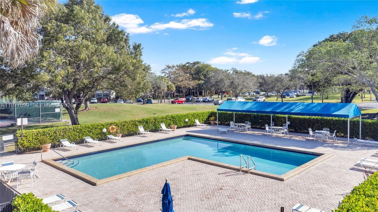 For Sale: $338,999 (2 beds, 2 baths, 1235 Square Feet)