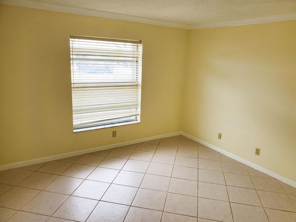 Bed room 2 (1)