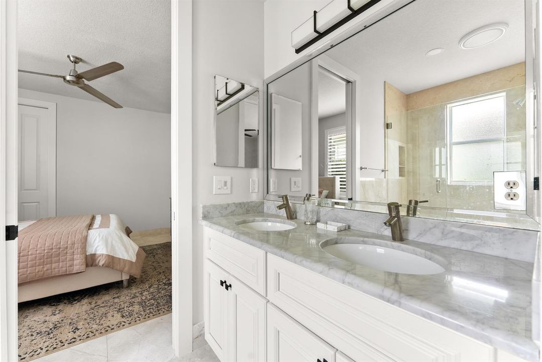 Guest Bath 36