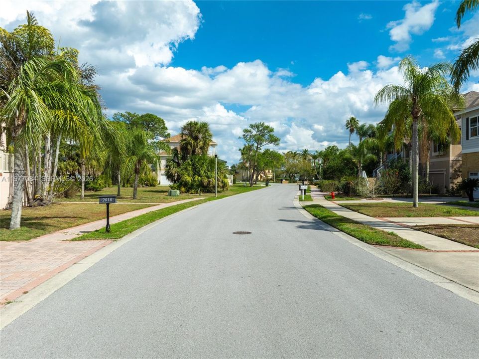 En Venta: $180,000 (0.30 acres)