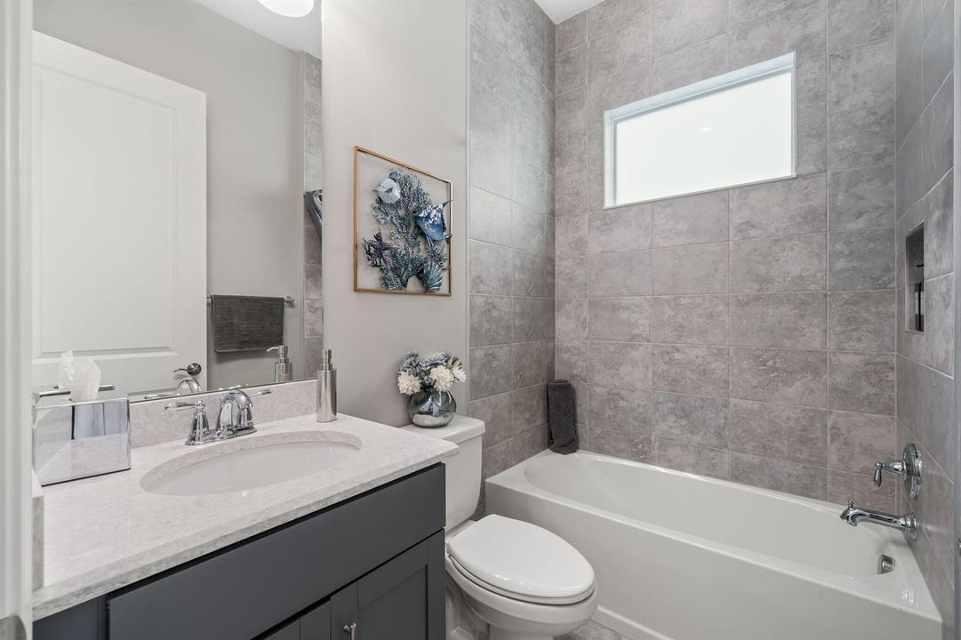 Guest Bathroom 1st Floor