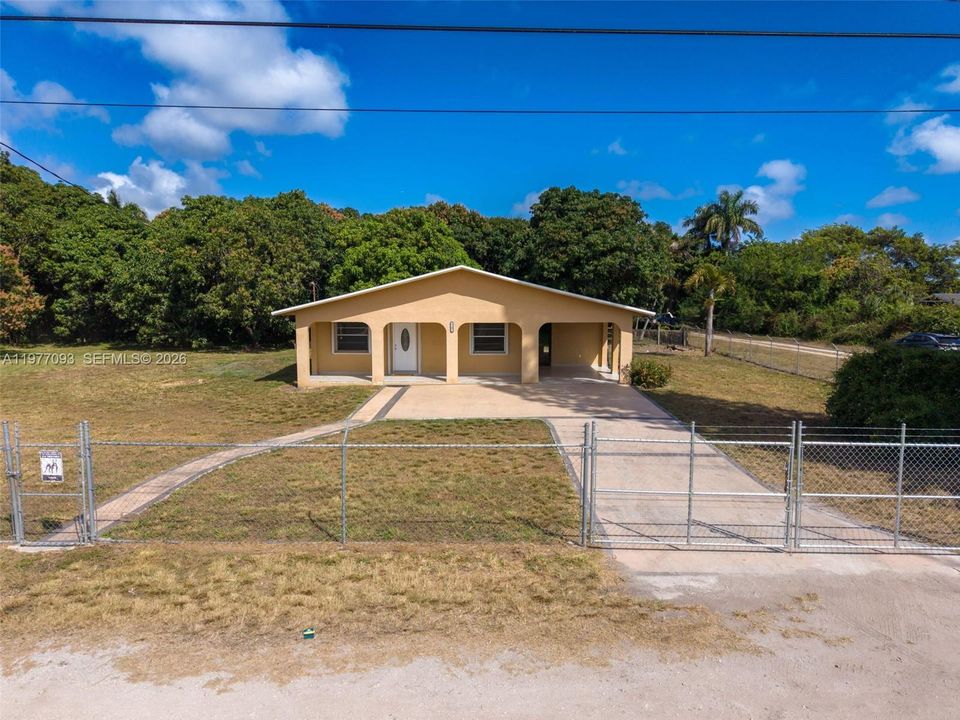 Vendido Recientemente: $750,000 (2 camas, 2 baños, 1305 Pies cuadrados)