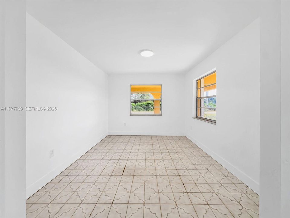 Vendido Recientemente: $750,000 (2 camas, 2 baños, 1305 Pies cuadrados)