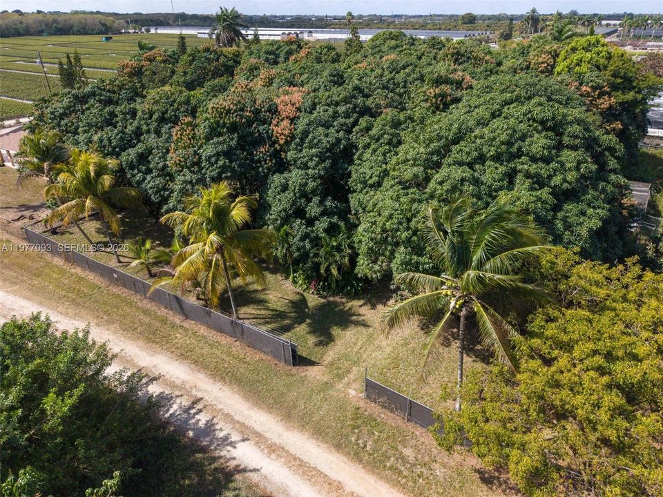 Vendido Recientemente: $750,000 (2 camas, 2 baños, 1305 Pies cuadrados)
