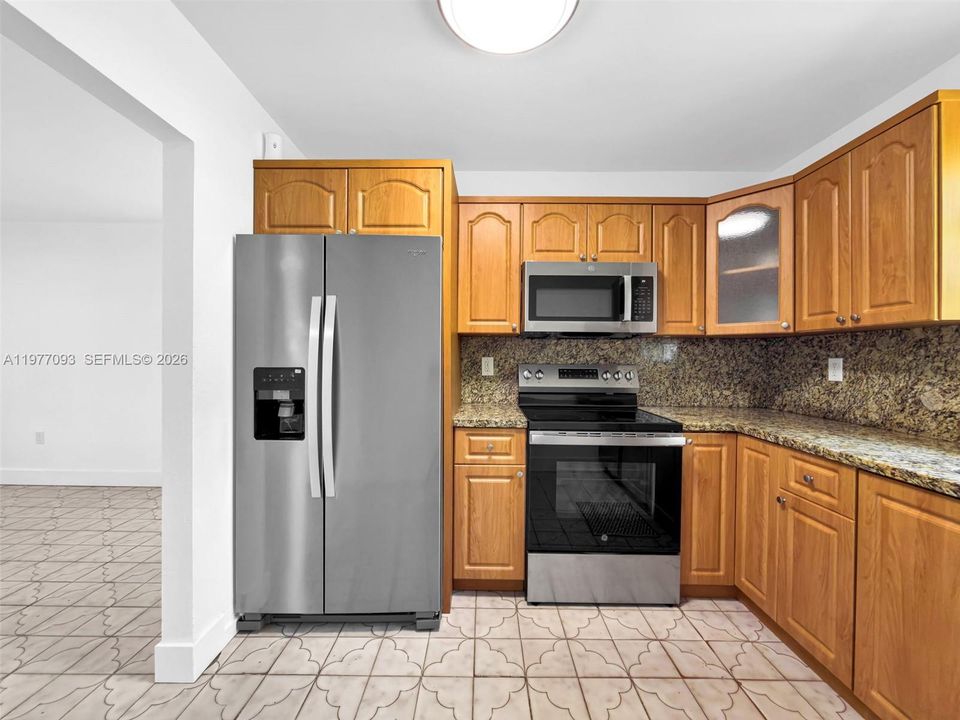Vendido Recientemente: $750,000 (2 camas, 2 baños, 1305 Pies cuadrados)
