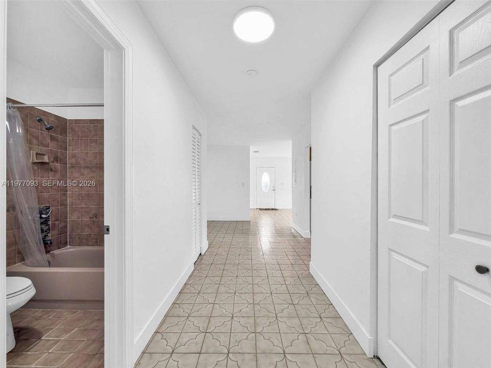 Vendido Recientemente: $750,000 (2 camas, 2 baños, 1305 Pies cuadrados)