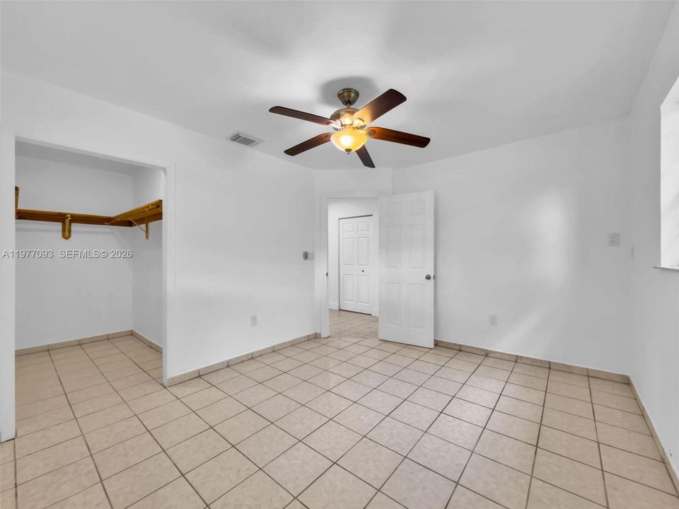 Vendido Recientemente: $750,000 (2 camas, 2 baños, 1305 Pies cuadrados)