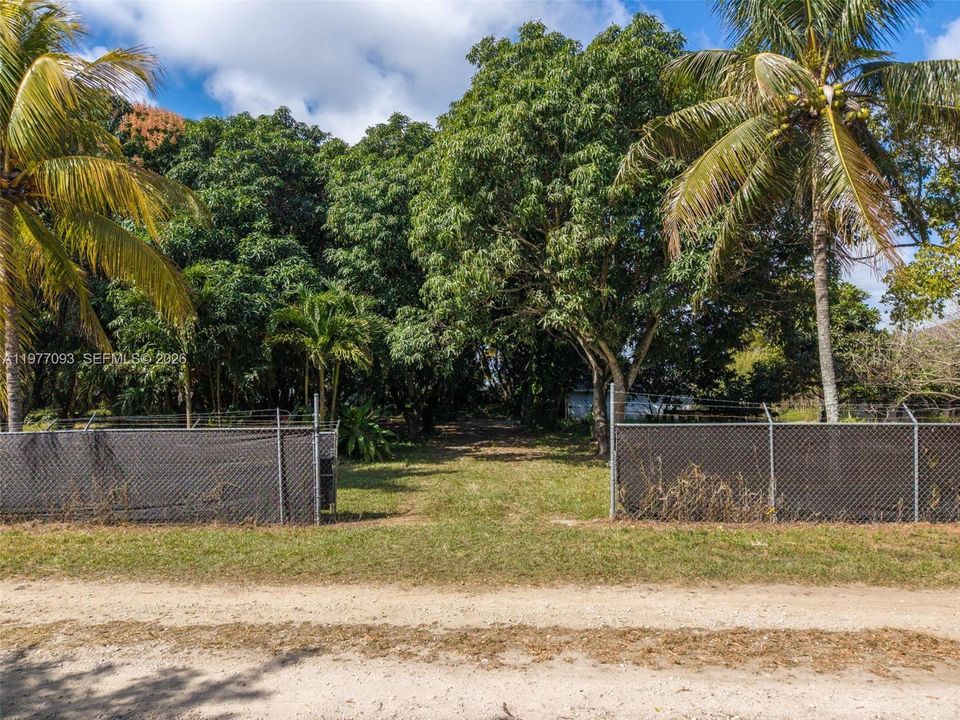 Vendido Recientemente: $750,000 (2 camas, 2 baños, 1305 Pies cuadrados)