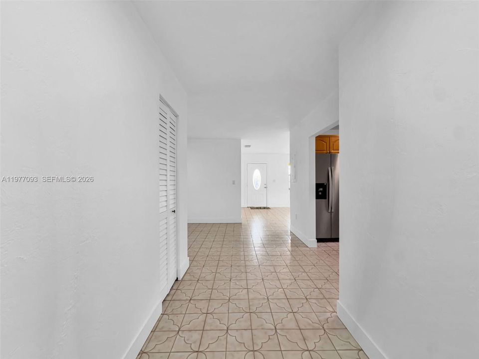 Vendido Recientemente: $750,000 (2 camas, 2 baños, 1305 Pies cuadrados)