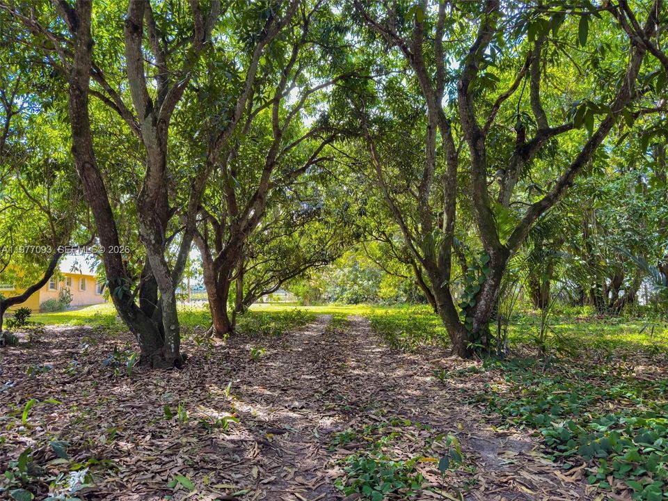 Vendido Recientemente: $750,000 (2 camas, 2 baños, 1305 Pies cuadrados)