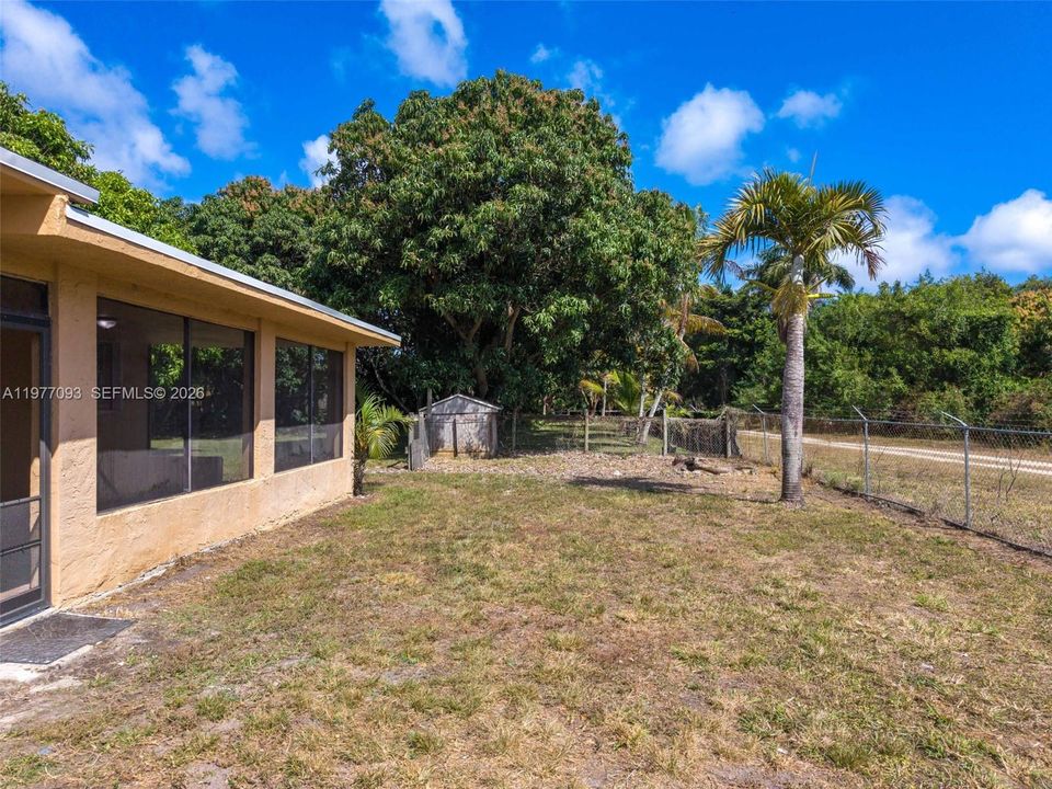 Vendido Recientemente: $750,000 (2 camas, 2 baños, 1305 Pies cuadrados)