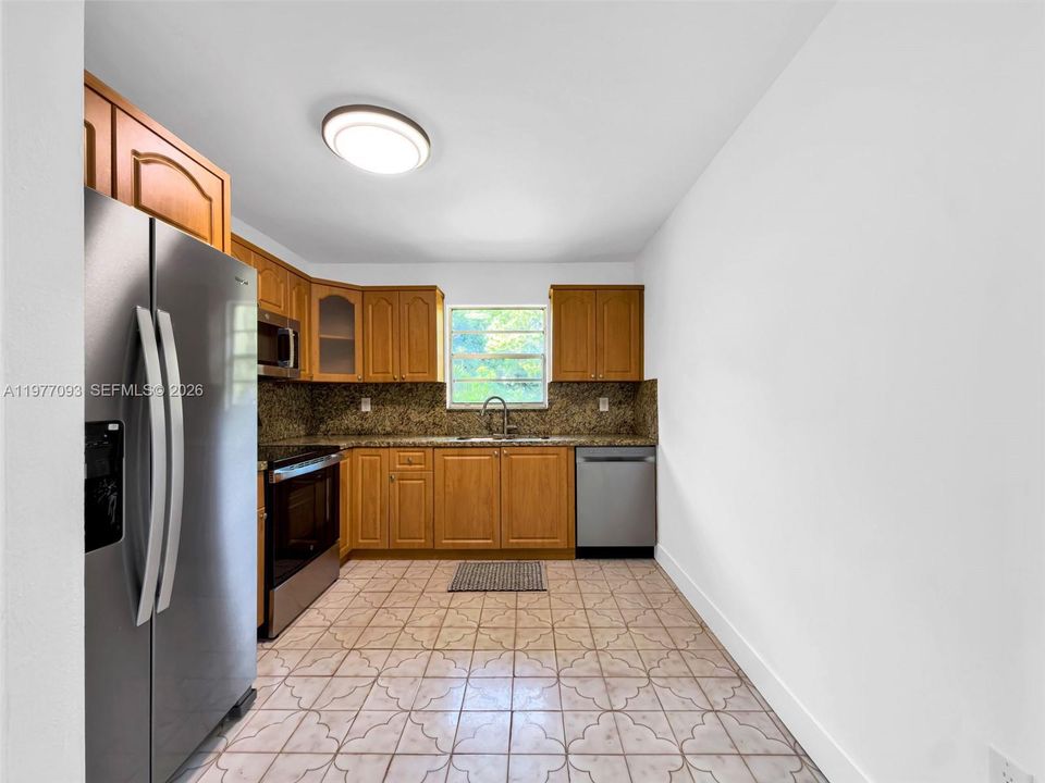 Vendido Recientemente: $750,000 (2 camas, 2 baños, 1305 Pies cuadrados)