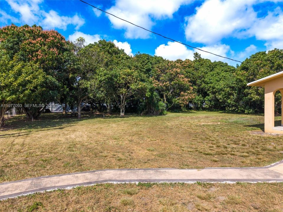 Vendido Recientemente: $750,000 (2 camas, 2 baños, 1305 Pies cuadrados)