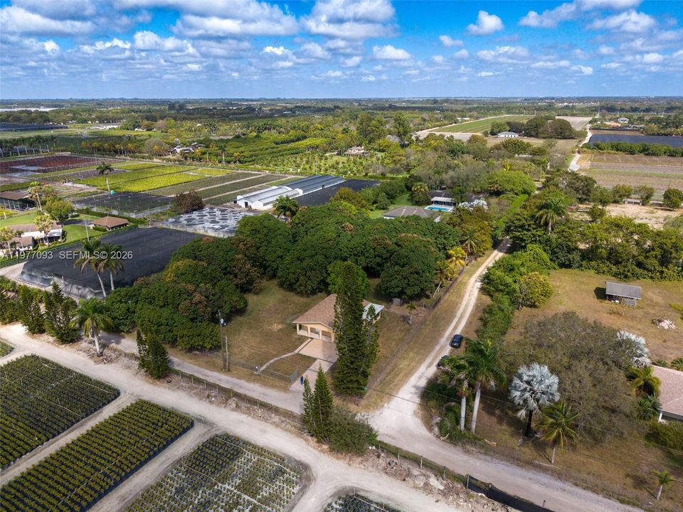 Vendido Recientemente: $750,000 (2 camas, 2 baños, 1305 Pies cuadrados)