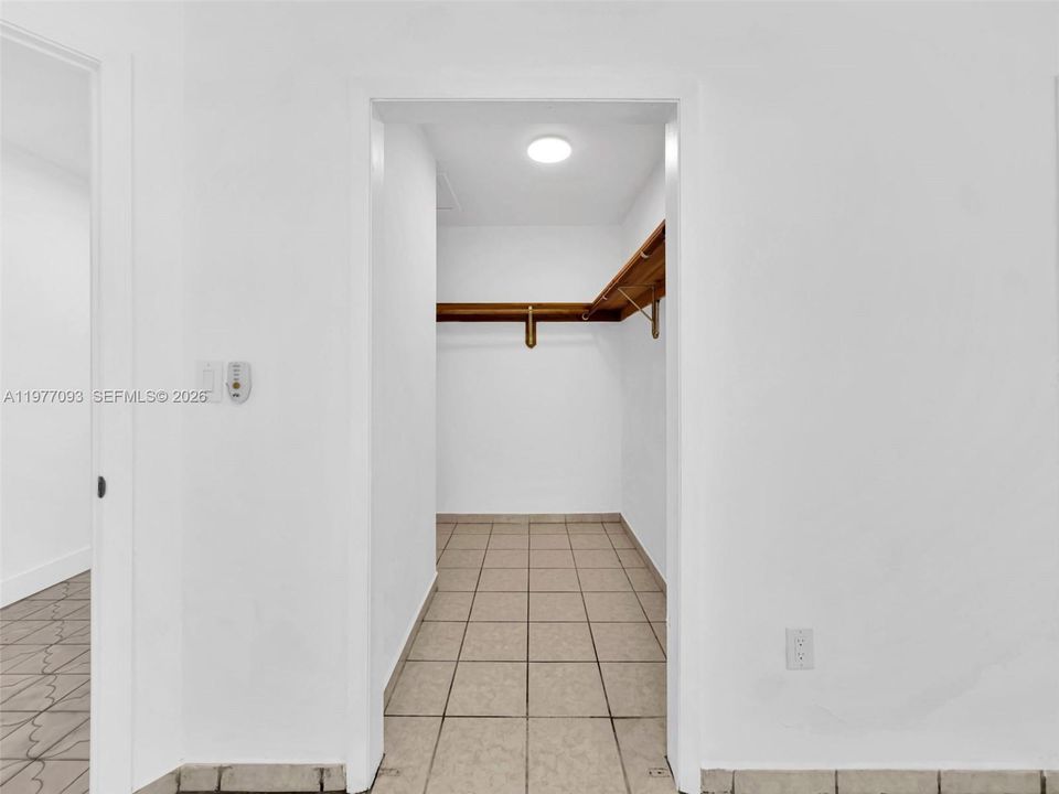 Vendido Recientemente: $750,000 (2 camas, 2 baños, 1305 Pies cuadrados)