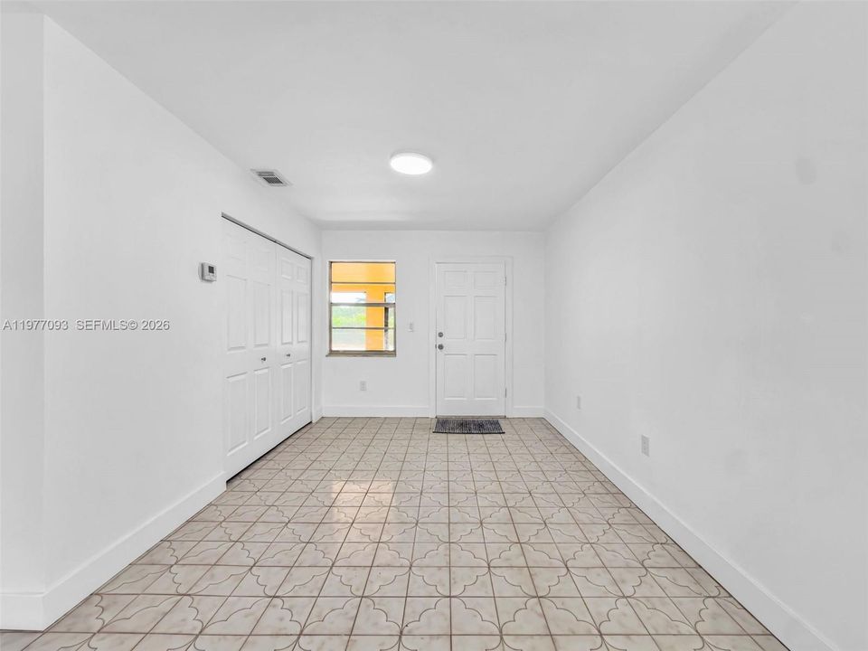 Vendido Recientemente: $750,000 (2 camas, 2 baños, 1305 Pies cuadrados)
