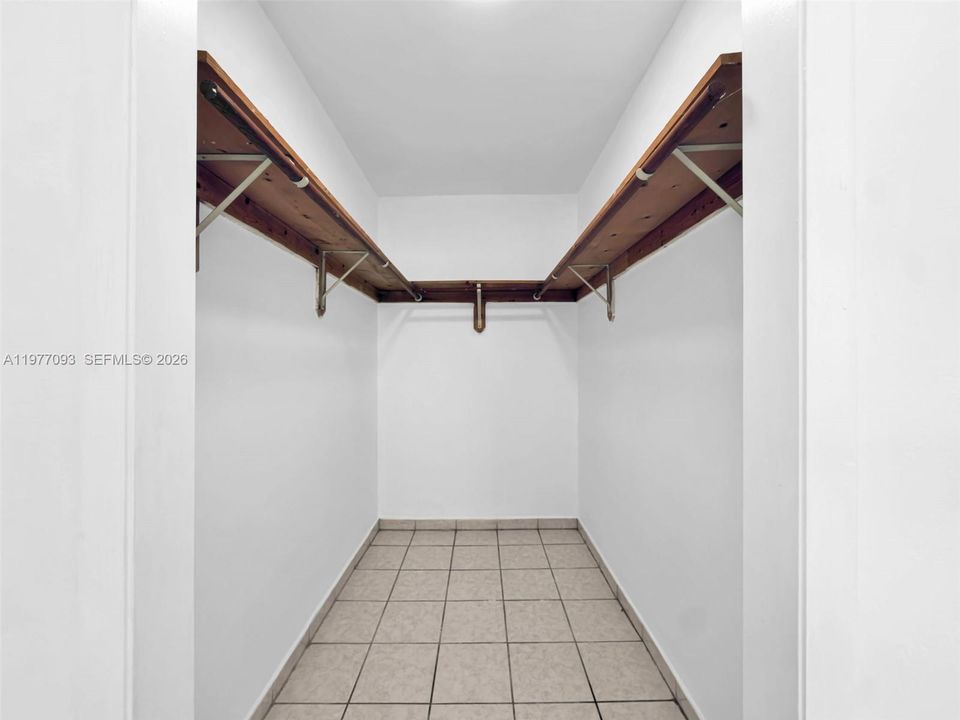 Vendido Recientemente: $750,000 (2 camas, 2 baños, 1305 Pies cuadrados)