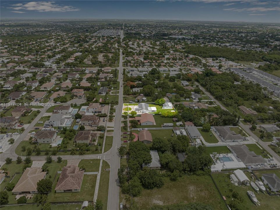 На продажу: $1,450,000 (3 спален, 2 ванн, 3409 Квадратных фут)