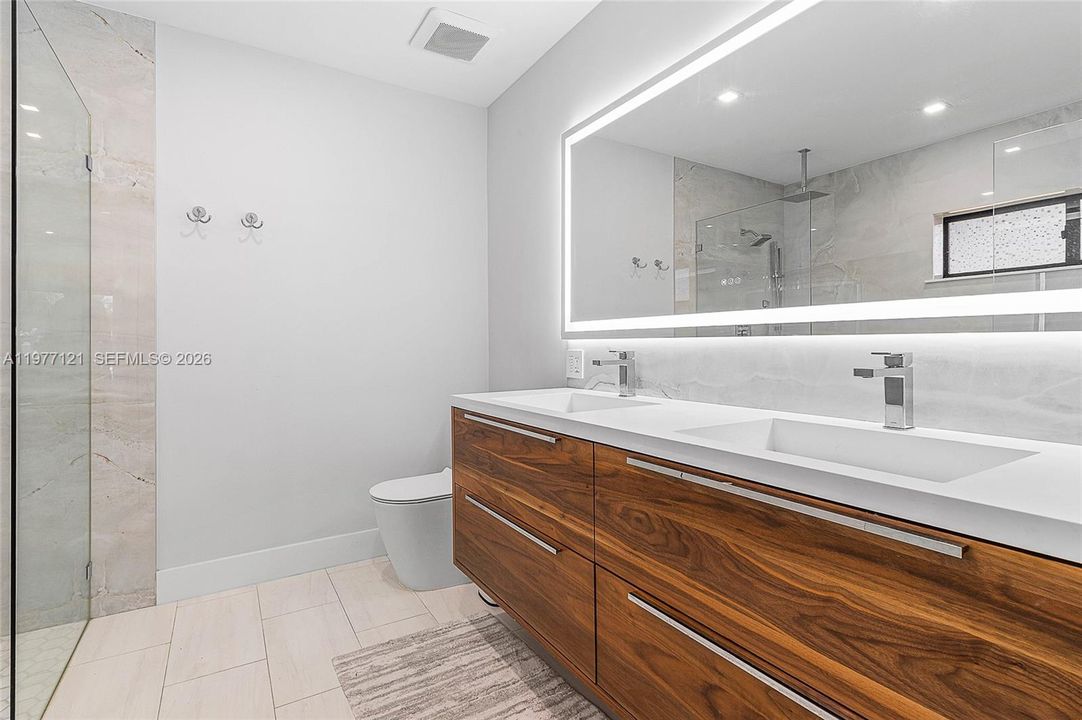 En Venta: $2,450,000 (3 camas, 2 baños, 1934 Pies cuadrados)