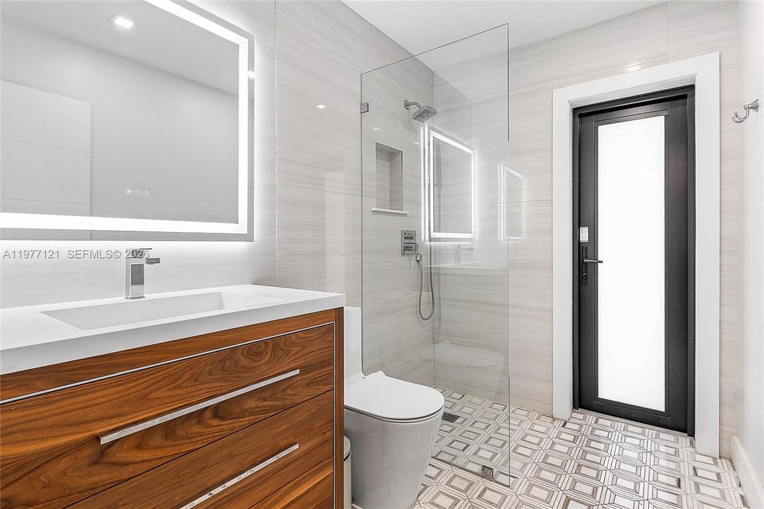 En Venta: $2,450,000 (3 camas, 2 baños, 1934 Pies cuadrados)