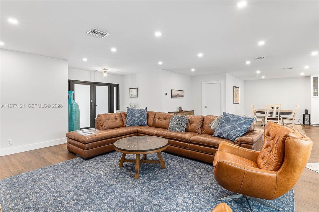 En Venta: $2,450,000 (3 camas, 2 baños, 1934 Pies cuadrados)