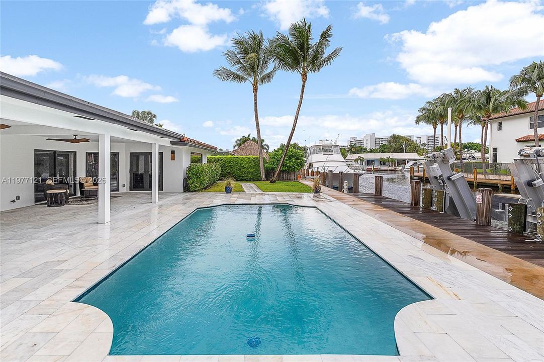 En Venta: $2,450,000 (3 camas, 2 baños, 1934 Pies cuadrados)