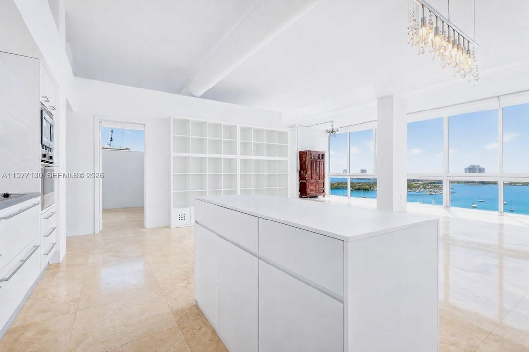 На продажу: $1,150,000 (2 спален, 2 ванн, 1906 Квадратных фут)