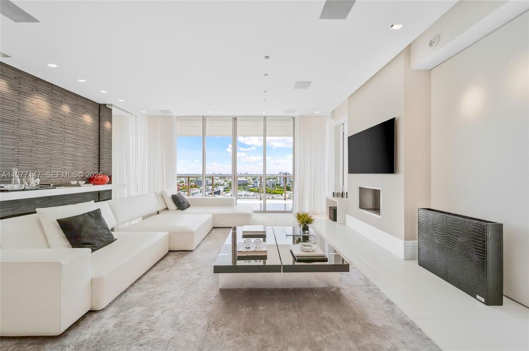Recently Rented: $19,000 (2 beds, 2 baths, 1599 Square Feet)