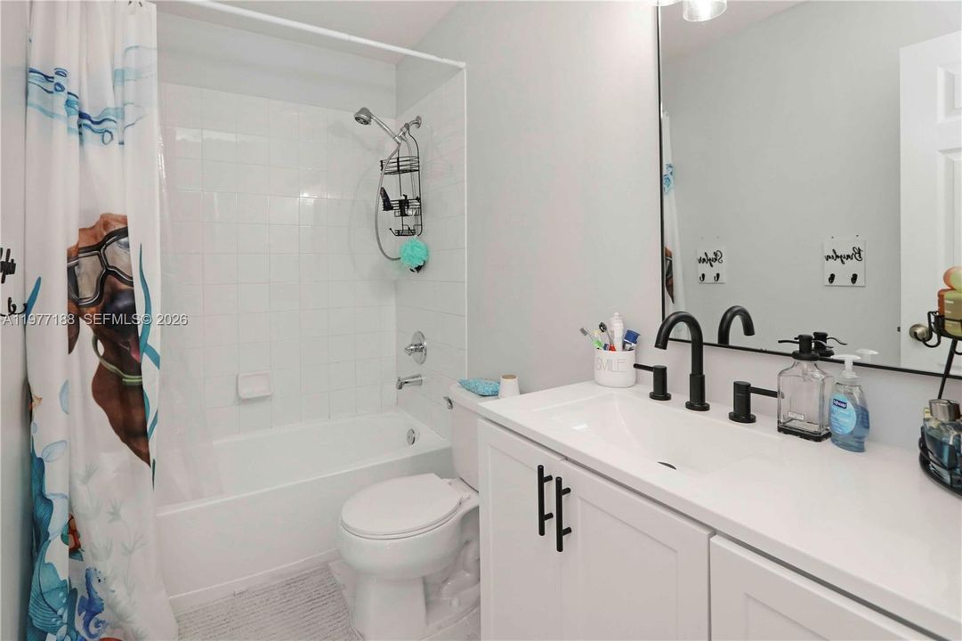 В аренду: $4,650 (4 спален, 2 ванн, 2083 Квадратных фут)
