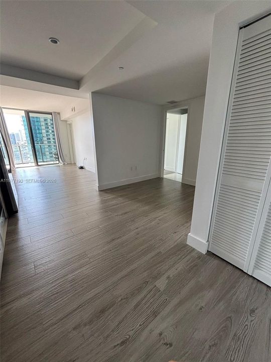 For Sale: $520,000 (1 beds, 1 baths, 673 Square Feet)