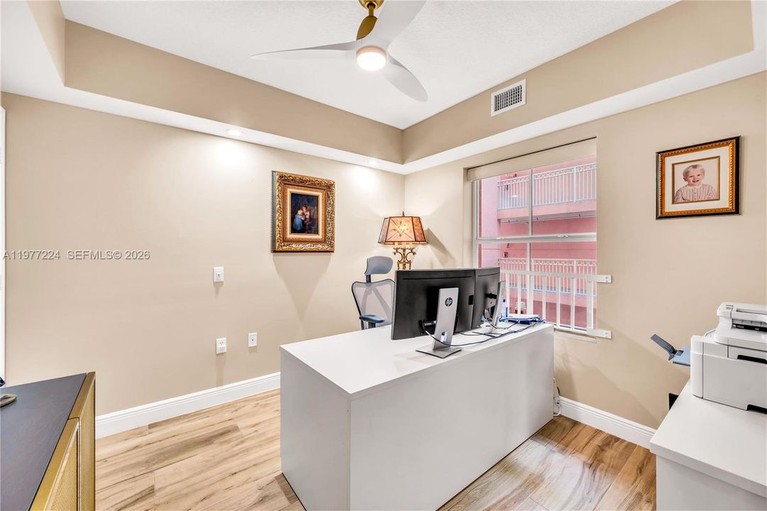 На продажу: $1,425,000 (3 спален, 2 ванн, 2056 Квадратных фут)