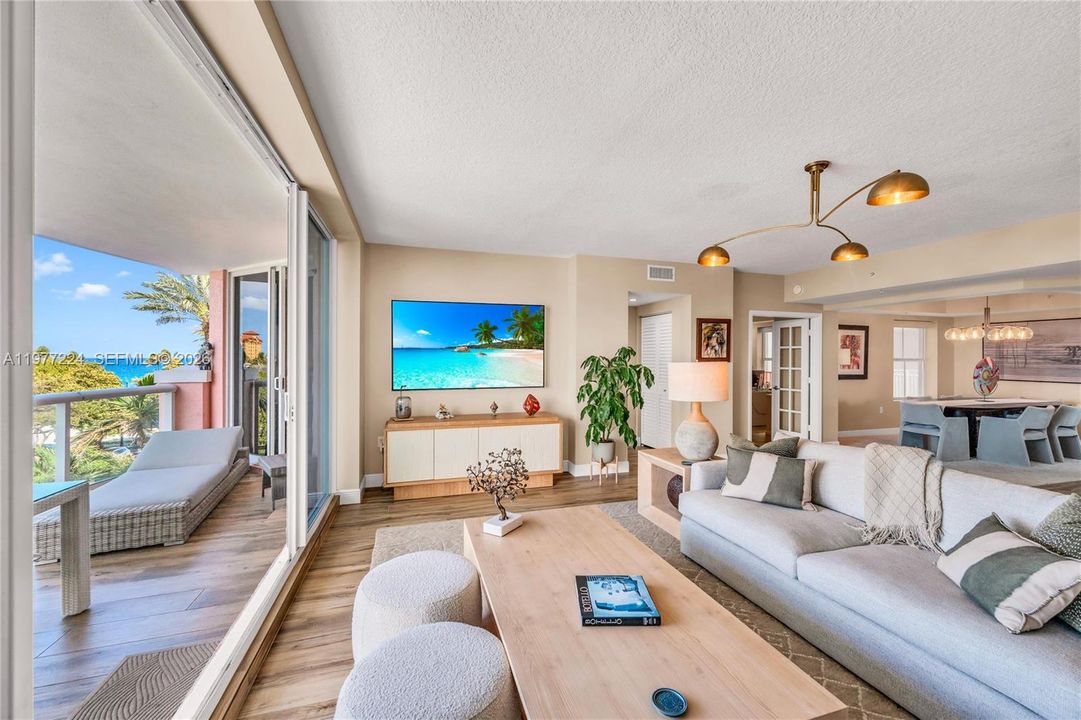 На продажу: $1,425,000 (3 спален, 2 ванн, 2056 Квадратных фут)