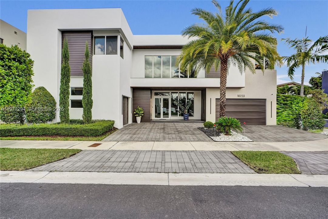 En Venta: $2,680,000 (5 camas, 5 baños, 3841 Pies cuadrados)