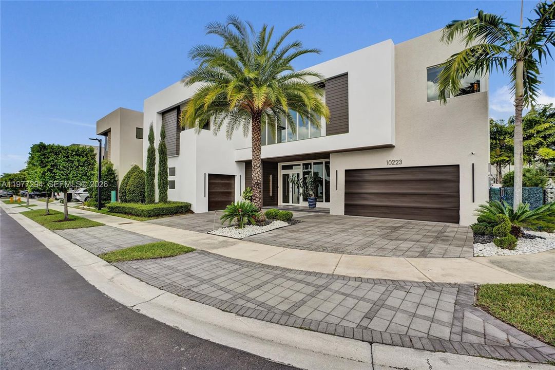 En Venta: $2,680,000 (5 camas, 5 baños, 3841 Pies cuadrados)