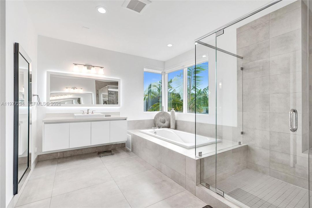 En Venta: $2,680,000 (5 camas, 5 baños, 3841 Pies cuadrados)