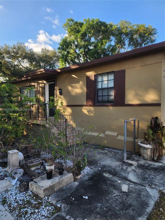 For Sale: $560,000 (0 beds, 0 baths, 1584 Square Feet)