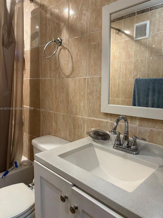 На продажу: $379,000 (3 спален, 3 ванн, 1638 Квадратных фут)
