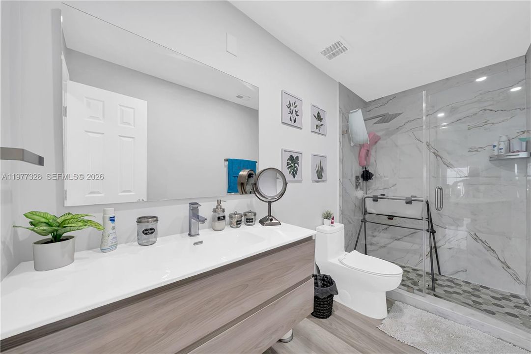 En Venta: $659,000 (3 camas, 2 baños, 1684 Pies cuadrados)