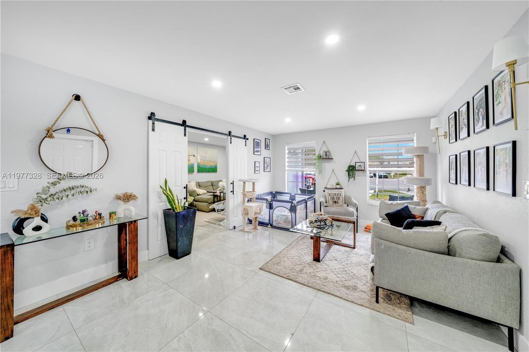 En Venta: $659,000 (3 camas, 2 baños, 1684 Pies cuadrados)