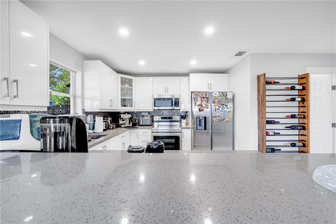 En Venta: $659,000 (3 camas, 2 baños, 1684 Pies cuadrados)