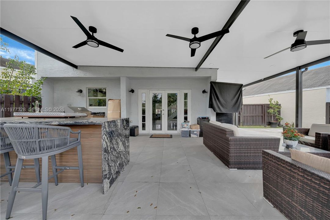 En Venta: $659,000 (3 camas, 2 baños, 1684 Pies cuadrados)