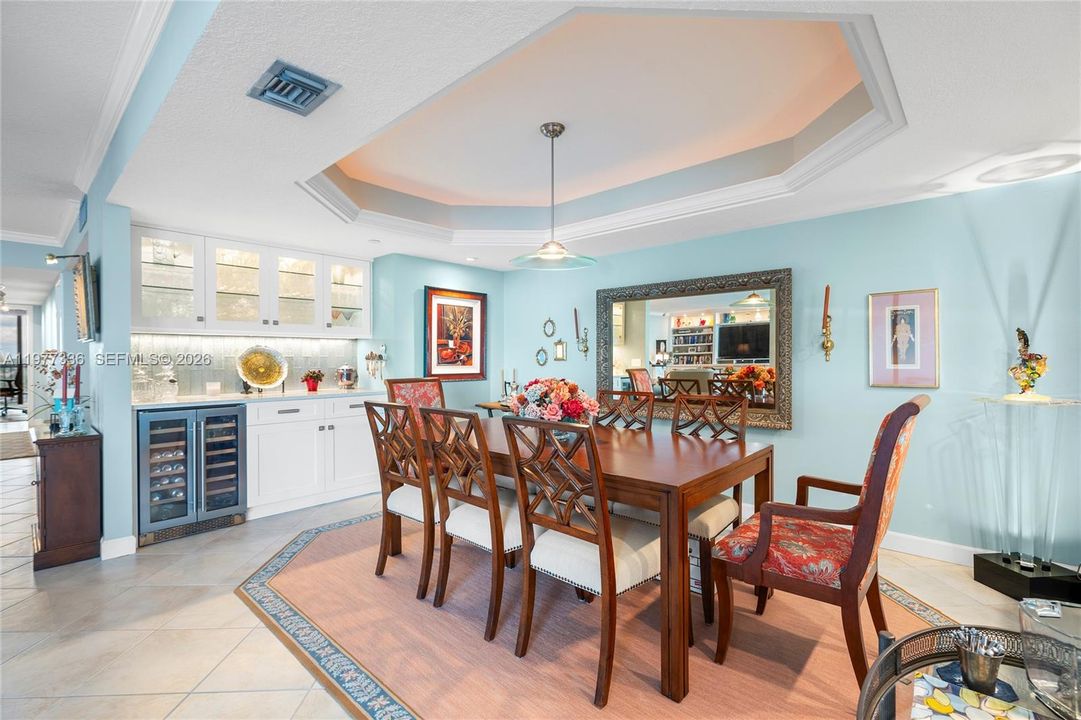 En Venta: $2,295,000 (2 camas, 2 baños, 2010 Pies cuadrados)