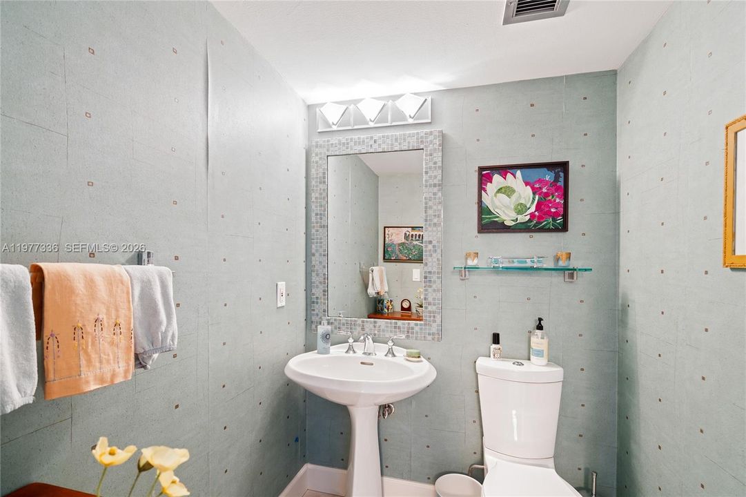 En Venta: $2,295,000 (2 camas, 2 baños, 2010 Pies cuadrados)