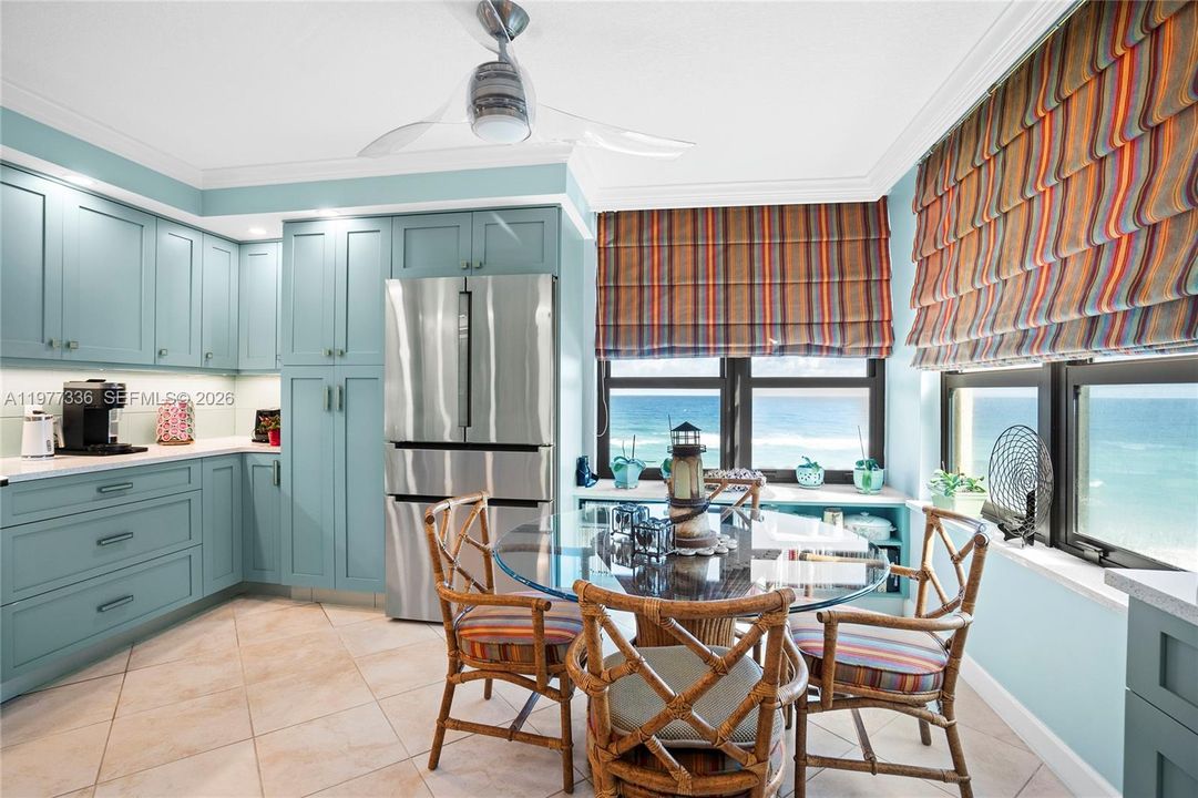 En Venta: $2,295,000 (2 camas, 2 baños, 2010 Pies cuadrados)