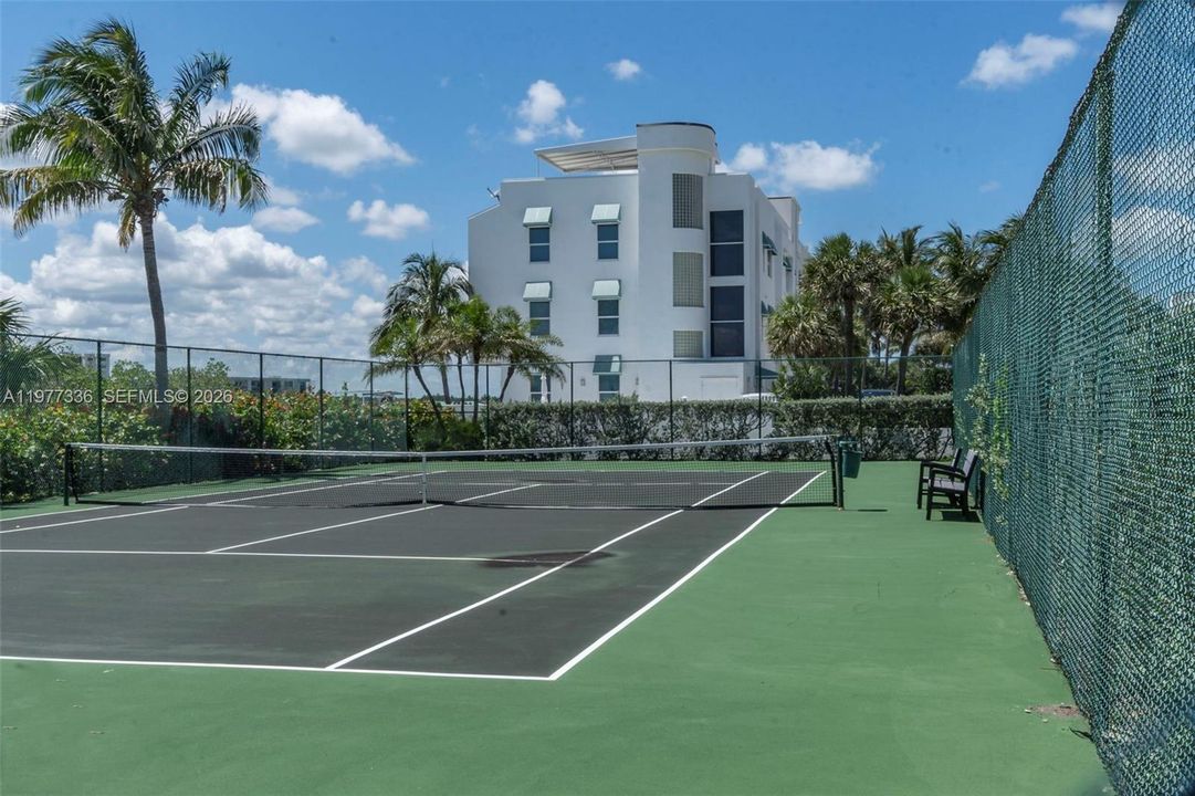 En Venta: $2,295,000 (2 camas, 2 baños, 2010 Pies cuadrados)