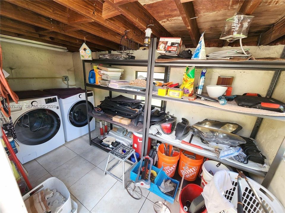 Recently Rented: $2,800 (2 beds, 1 baths, 1220 Square Feet)