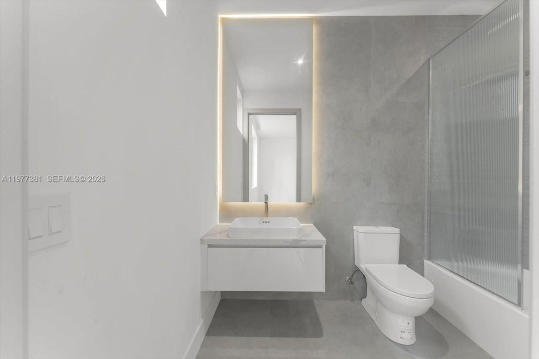 For Sale: $5,700,000 (5 beds, 5 baths, 4410 Square Feet)