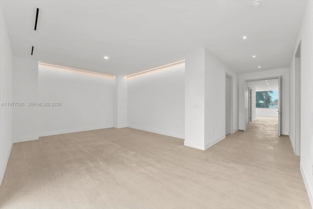 For Sale: $5,700,000 (5 beds, 5 baths, 4410 Square Feet)