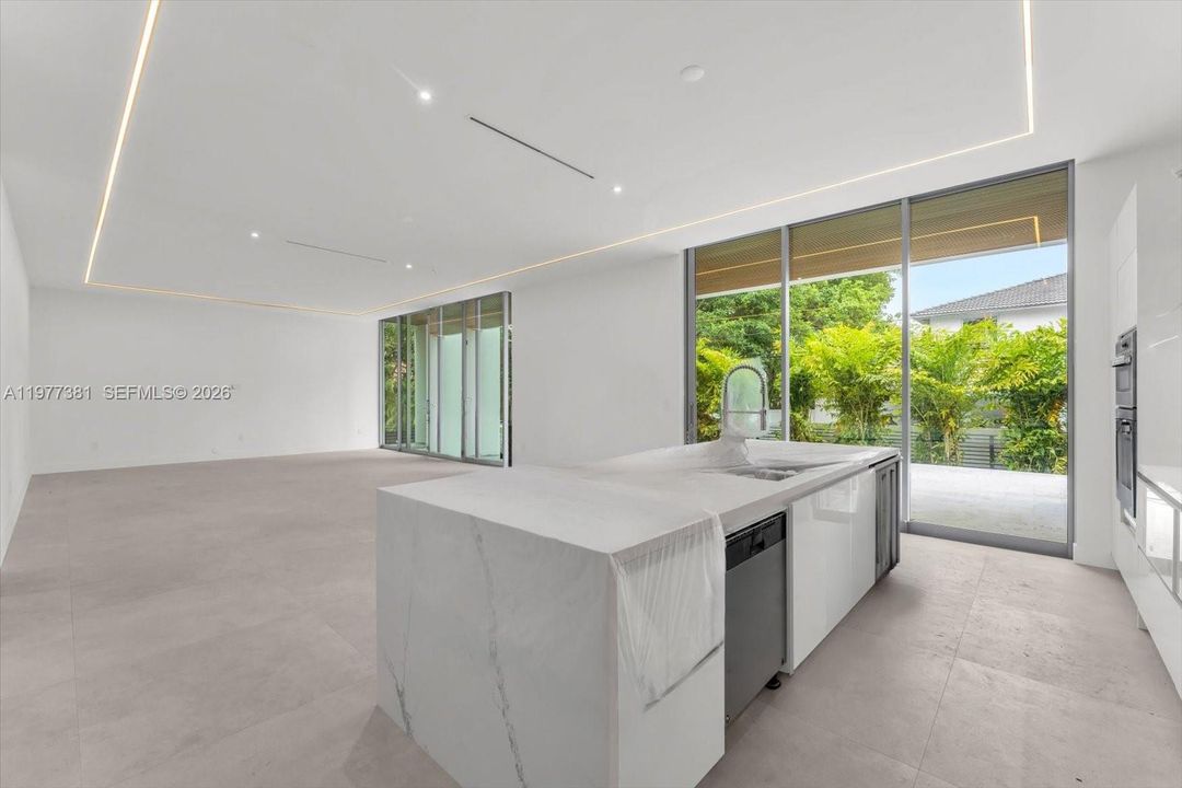 For Sale: $5,700,000 (5 beds, 5 baths, 4410 Square Feet)