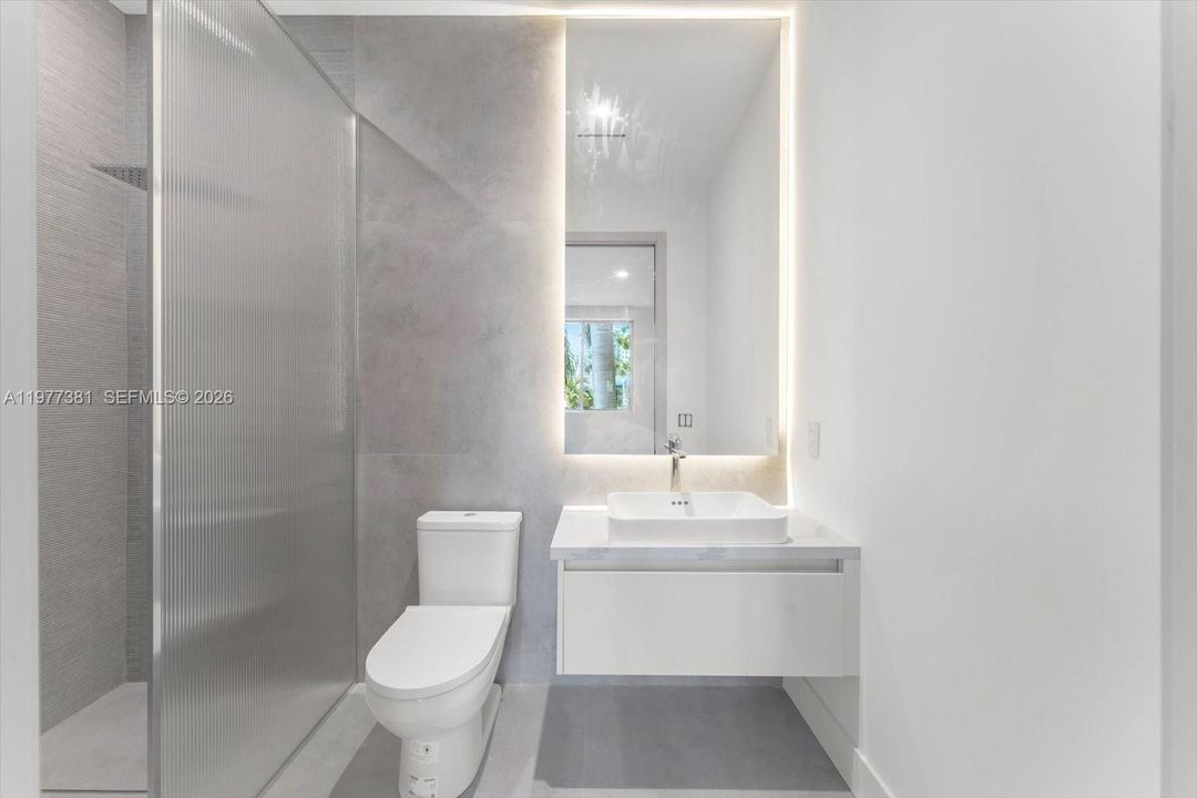 For Sale: $5,700,000 (5 beds, 5 baths, 4410 Square Feet)